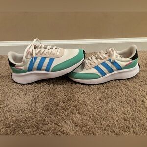 Women’s Adidas Sneakers